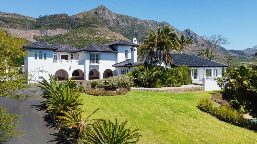 To Let 4 Bedroom Property for Rent in Zwaanswyk Western Cape